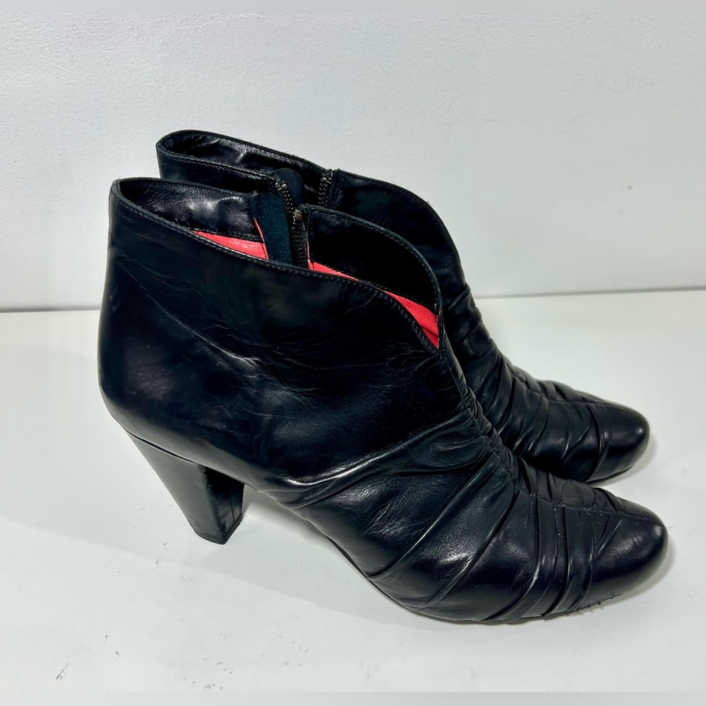 Las de Rouge‎ Booties - Picture 4 of 11